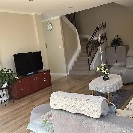 Stylish 5 Bedroom Property